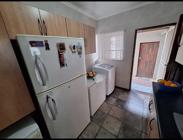 3 BEDROOM HOUSE FOR SALE IN VANDERBIJLPARK SE 2